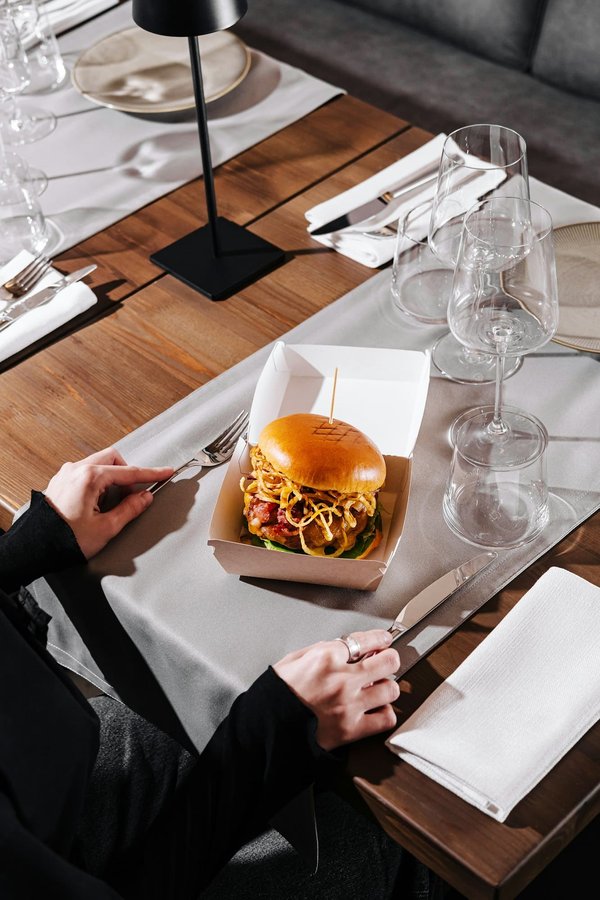 How to Style a Pencil Skirt with a Turtleneck for Winter Business Meetings?